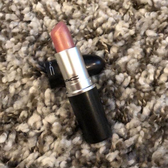 mac fabby lipstick